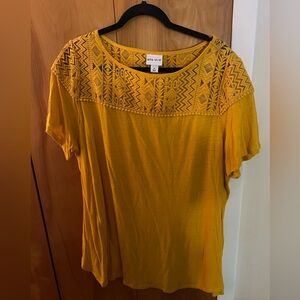 Ava & Viv yellow top size 1x